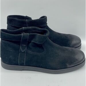UGG Women's Josefene Cuff Boot
Black Suede Zip Pull‎ On Bootie